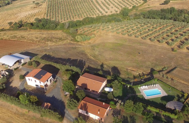 "Appartamento 4 - La Poiana" with Pool, Garden & Wi-Fi