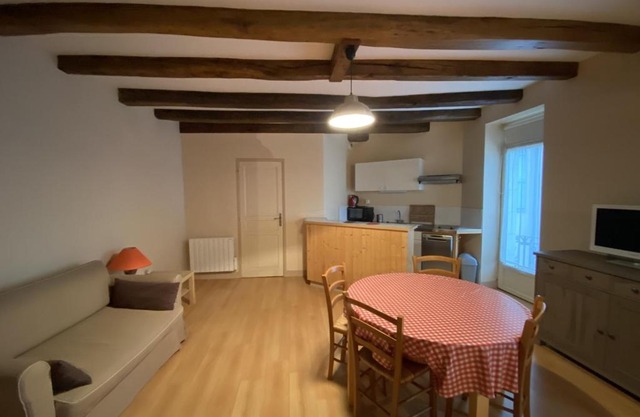 Appartement à 70m des Thermes du Saint Roch - FR-1-541-54