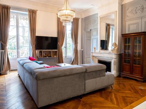 Appartement 100m2 d'élégance au sein d'un Château caché à 10min de Lyon