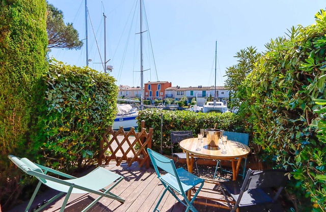 Appartement 2 pièces rénové à Port Grimaud - Terrasse, Climatisation, WIFI