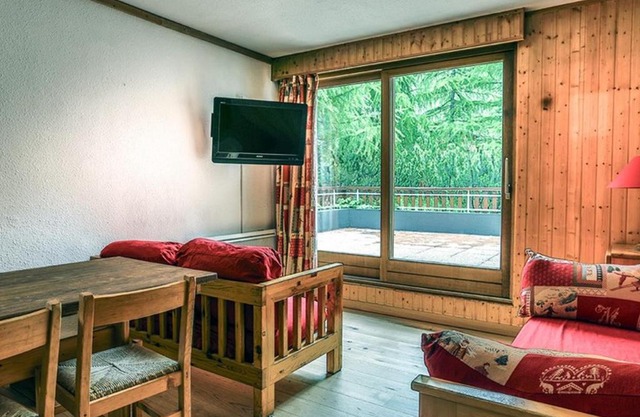 Appartement 80 m², 8 pers., 4 ch., centre Val d'Isère, terrasse, parking, proche pistes - FR-1-519-20