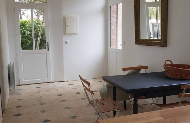 Appartement Avec Jardin, 100m de la mer