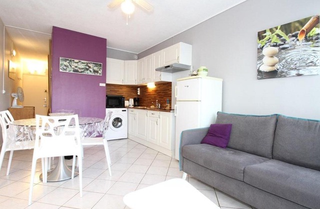 Appartement Balaruc-les-Bains, 1 pièce, 4 personnes - FR-1-553-63