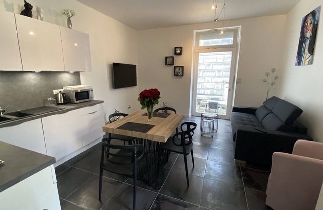 Appartement Charme-Apartment-Modern-Ensuite with Bath-Terrace