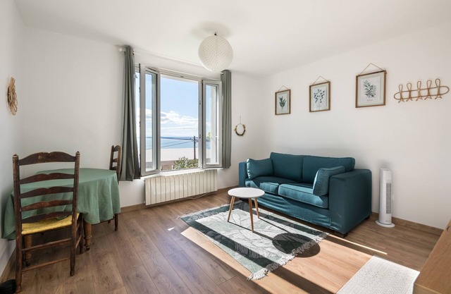 Appartement D'hôtes Avec vue mer sur Mont Saint Clair