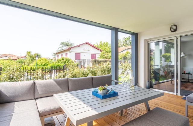 Appartement de standing à 500m de l'Océan avec terrasse, jardin et parking à Guéthary - FR-1-4-583