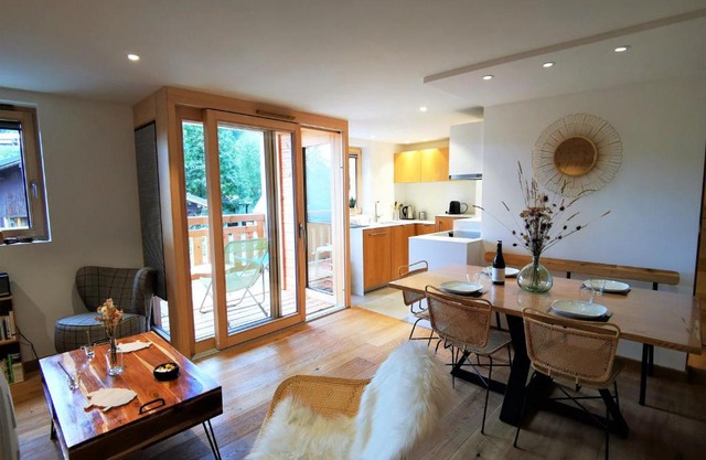 Appartement lumineux avec terrasse, proche pistes et commodités, Les Gets - FR-1-598-93