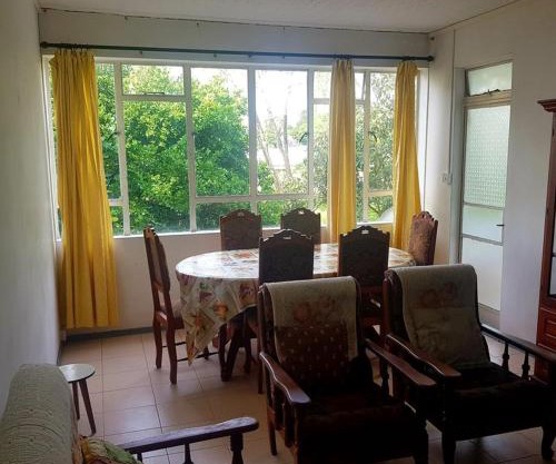 Appartement modeste au centre ville, tramway