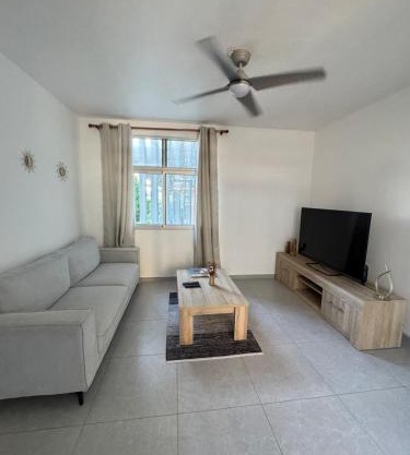 Appartement rénové équipé à 200m de la plage