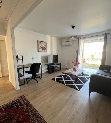 appartement tout confort dans villa avec piscine
