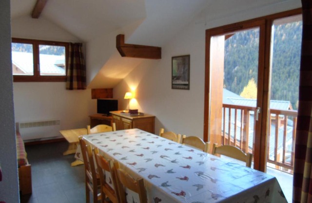 Appartement Valfréjus 8 pers, cuisine équipée, 2 sdb, animaux admis - FR-1-561-27
