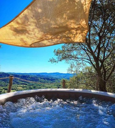 Appartman Casa Fermeglia with private jacuzzie and truffle hunting experience