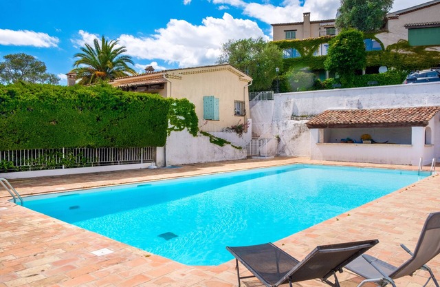 Appartment villa bottom with swimming pool