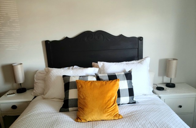 Apple Blossom Cottage/2 Miles from Downtown ~ 10 Min to Mayo