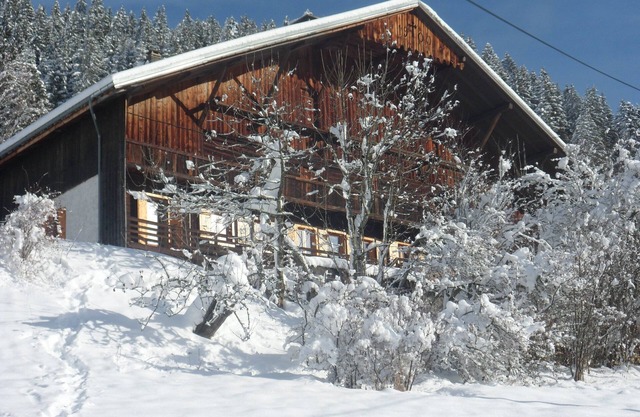 Appt in chalet, sleeps 6, 2 bedrooms, private terrace, 2 bathrooms