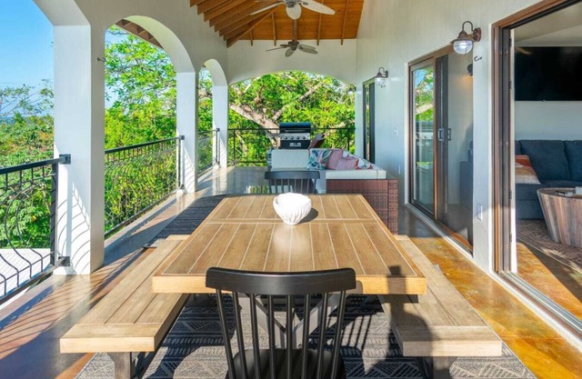 Apricari Villa/Luxury views/5 BDRM/Pool