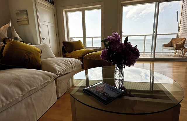 April Morning, 3/3, Spectacular Lakefront Views from a Luxury Spacious Condo !
