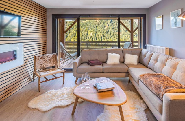 Apt for 6 pers - modern, central, next to ski slopes