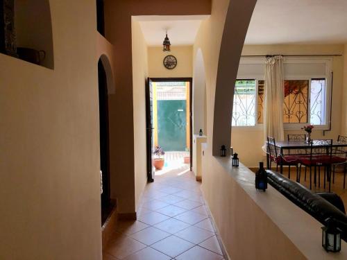 APT traditionnel et très bien situé - WIFI & PARKING