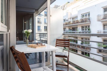 Apt with BALCONY near ALESIA