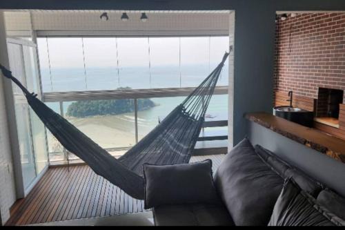 Apto em Santos Jose Menino 32 andar com vista Ilha lazer de Condomínio Clube com duas garagens demarcadas e livres
