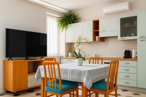 AQUARAMA - private pool - Lakefront apartment end free parking