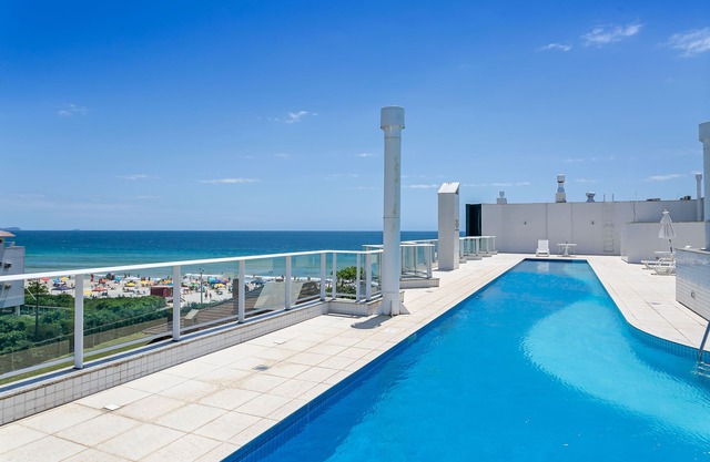 Aquarelle by Viva Prédio nos Ingleses pé-na-areia com piscina