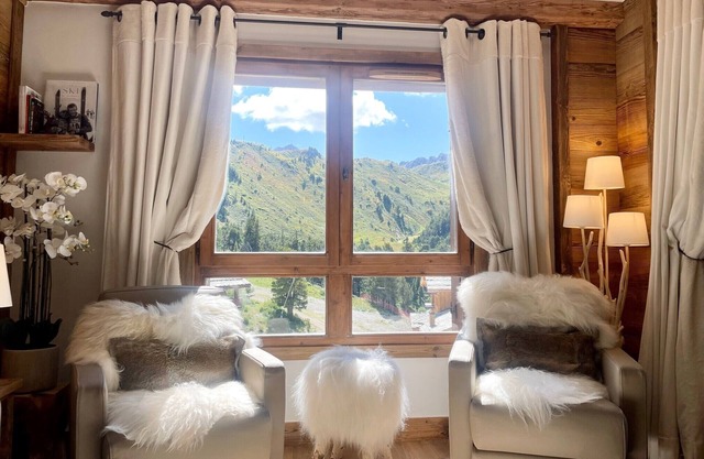 Arc 1950, luxury chalet atmosphere for 5/7 people, 5* ski-in ski-out residence with SPA