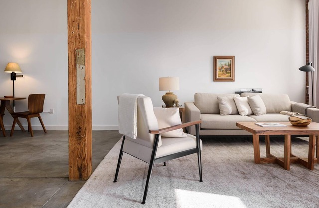 Arch, Dome, Dtown | Easy Train + Rooftop | Zencity