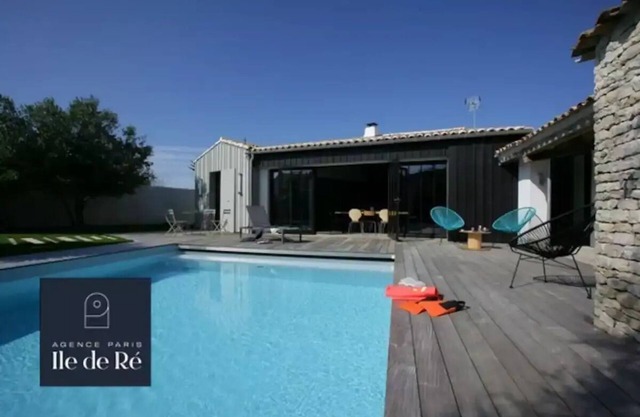 ARCHITECT-DESIGNED VILLA COMBINING CHARM AND MODERNITY