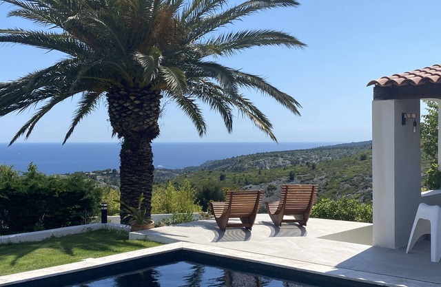 Architect-designed house with SEA VIEW and pool in Cassis 200 m2 - 4 air-conditioned bedrooms