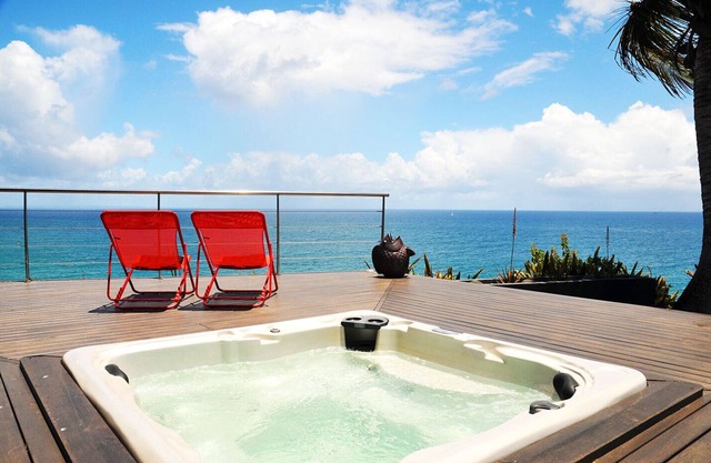 Architect house, 180 ° sea view, facing the Soufriere and the Saintes islands