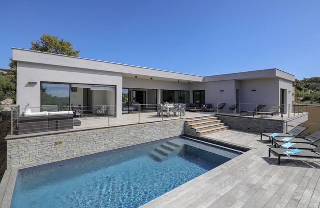Architect Villa, 180 ° Panorama Sea and Maquis, Pool, 5 bedrooms, air-conditioned