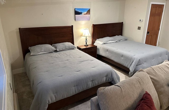 Arctic Loft: Your Urban Retreat - Sleek, Spacious, and Centrally Located