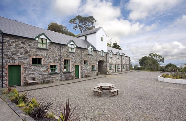 Ardnagashel Est No 1 - sleeps 4 guests in 2 bedrooms