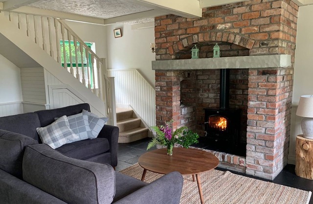 Ardnagashel Est No 3 - a two story that sleeps 4 guests in 2 bedrooms