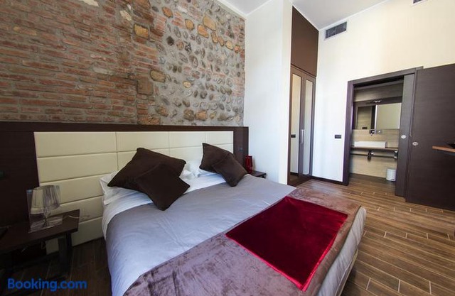 Arena Luxury Rooms
