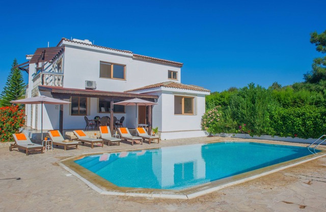 Argaka Tourist Beach Location - 3 Bed Villa - Amazing Sea Views