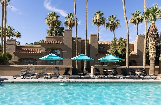 Arizona Like It Should Be! 2 Modern Units, Family-Friendly, Free Parking!