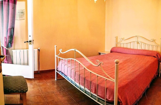 Armallada, TERRACE, BARBECUE, PRIVATE SWIMMING POOL, 4 / 5PAX