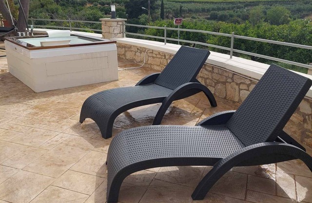 Aromato-kipos house for 4 persons with jacuzzi, Asteri village