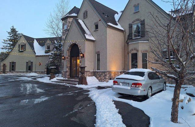 Arrowhead Manor B&B