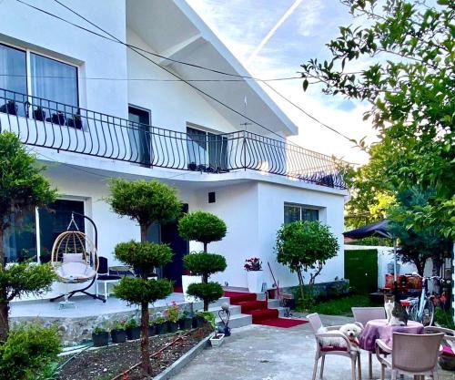 Artists Guest House