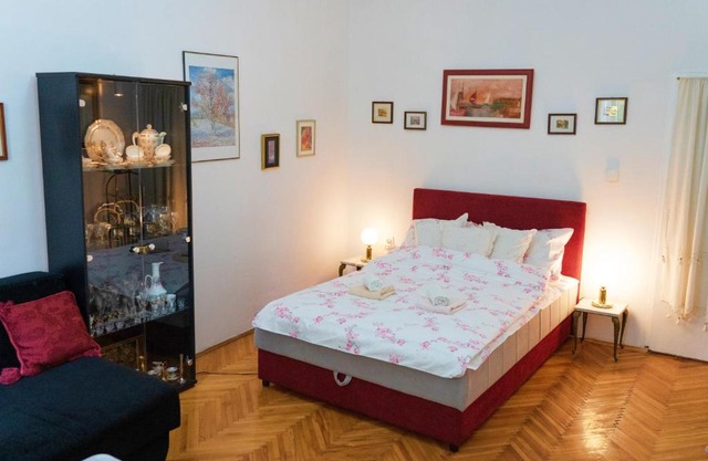 Artsy Ferhadija Studio Apartment