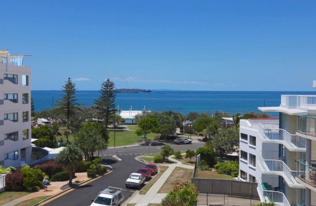 Ashwood Unit 7 - Ocean views, 1 min to beach