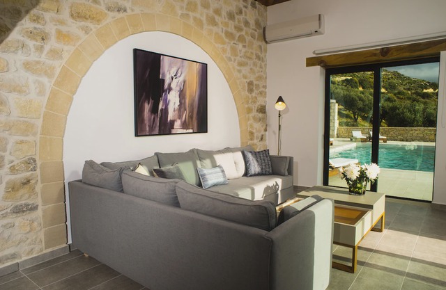 ASPALATHOS FALASSARNA VILLAS : LUXURY VILLA WITH VIEW IN THE FALASSARNA BEACH