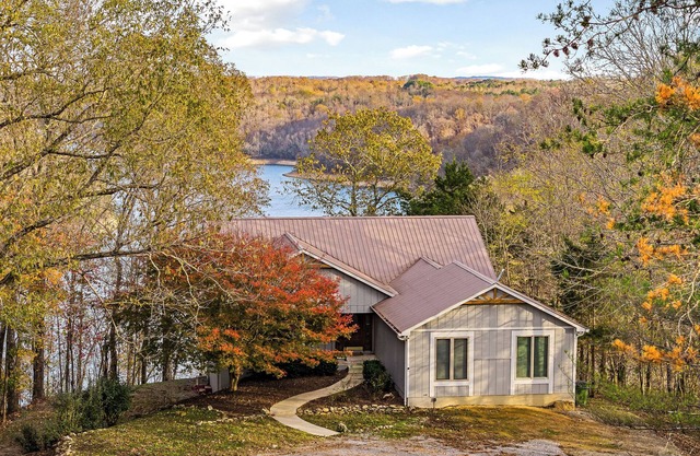Aspen Lodge Overlooking Center Hill Lake