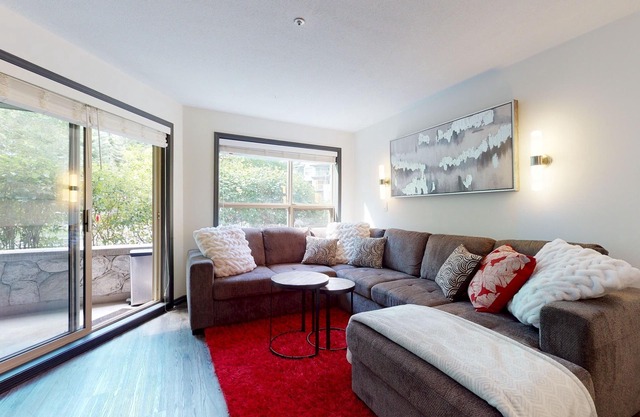 ASPENS 132 | Prime Ski-In/Out Location! | 2BDR Luxury Condo | Pool & Hot Tub