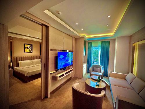 ASTER GRAND BY ZENQ Saket