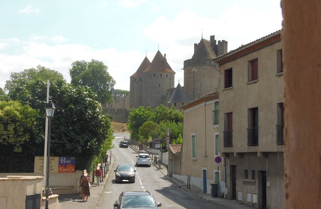 At Château de Jérôme, at the foot of the medieval town Pets welcome
